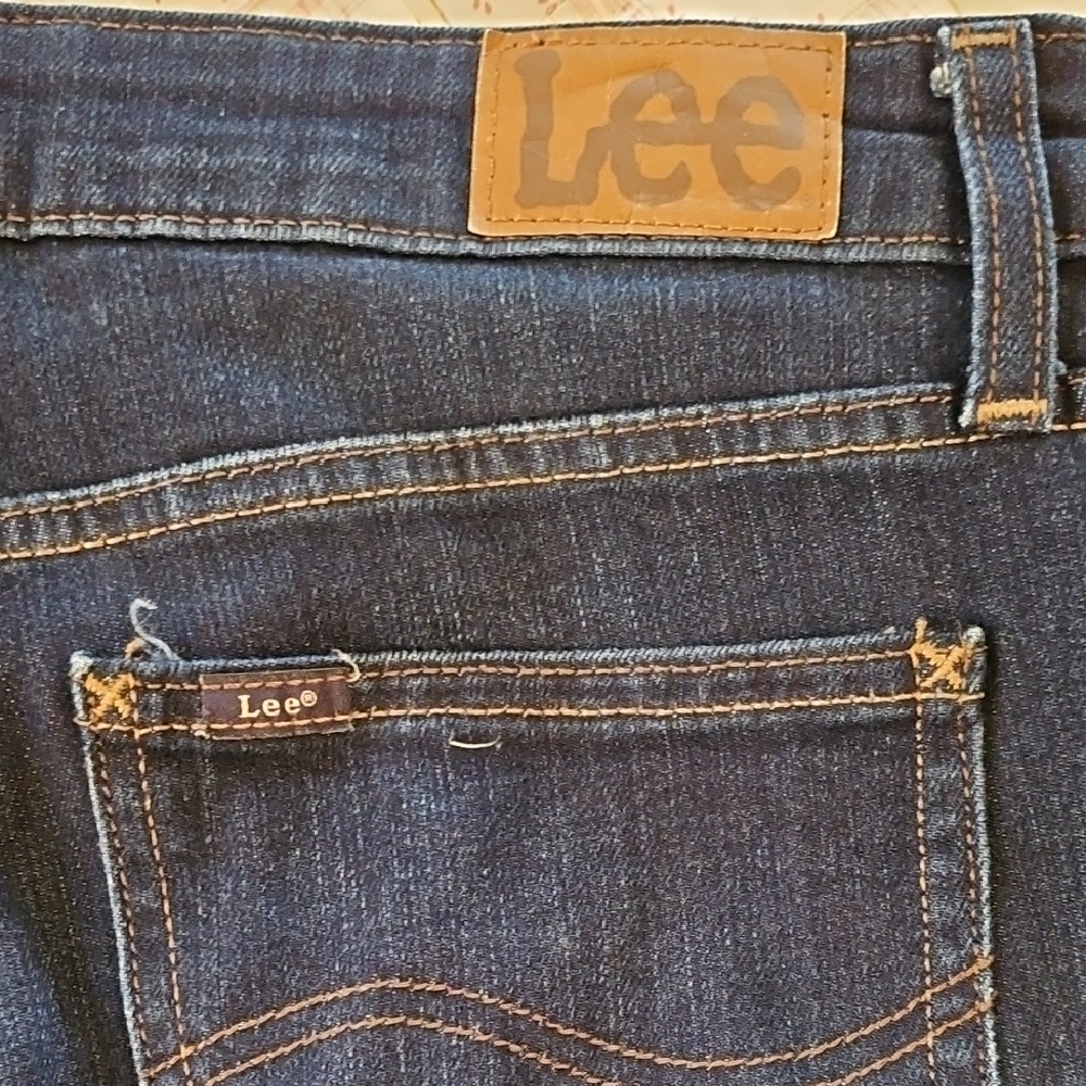 Lee Women's Dark Wash Straight Mid-Rise Jeans - Picture 7 of 9